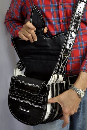 Carriel Jericoano Negro Forro Blanco