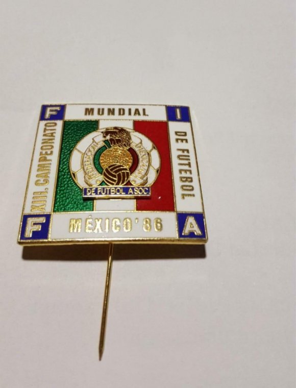 Soccer Collectibles: World Cup Soccer Pin Badge Mexico 86 Enamel